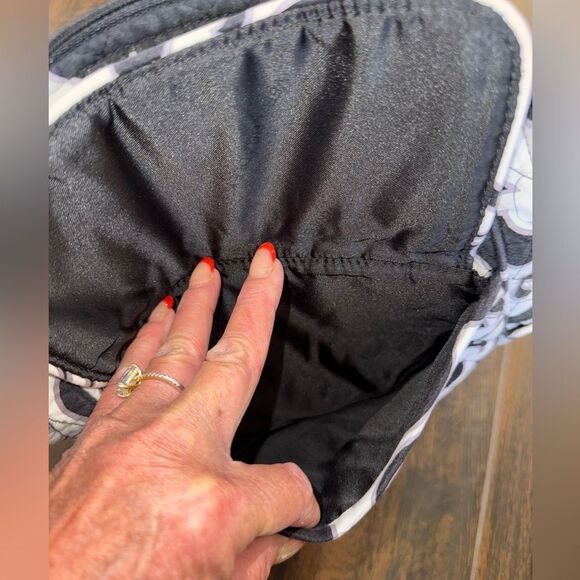 🖤 Vera Bradley Backpack in “Night & Day” Floral — Classic Quilted Cotton - Picture 4 of 13